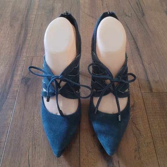 Isola Wedgewood Blue Suede Leather Snake‎ Print Lace-Up Victorian Heel - Picture 2 of 6
